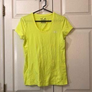 Womens Underarmour workout tshirt size M